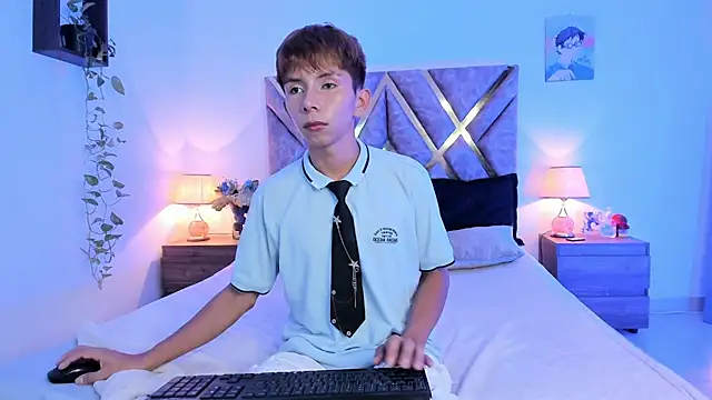 Snapshot of Hyunjin_Son chatting on October 2025 10:50:01 PM Hyunjin Son online show from October 2025 10:50:01 PM