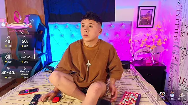 Michael Lopez 1 online show from November 2025 06:17:01 PM