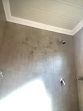 Snapshot of Slowbur chatting on November 2025 01:37:02 PM Slowbur online show from November 2025 01:37:02 PM