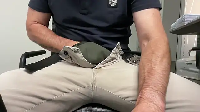 Snapshot of harrys74 chatting on September 2025 05:24:01 PM harrys74 online show from September 2025 05:24:01 PM