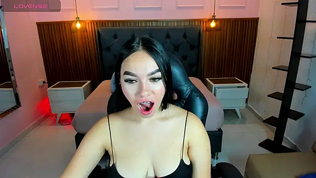 MOLLYSPENCER1 online show from May 2026 06:49:01 PM