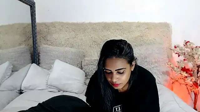 Snapshot of indianchic89 chatting on February 2025 09:25:02 PM indianchic89 online show from February 2025 09:25:02 PM