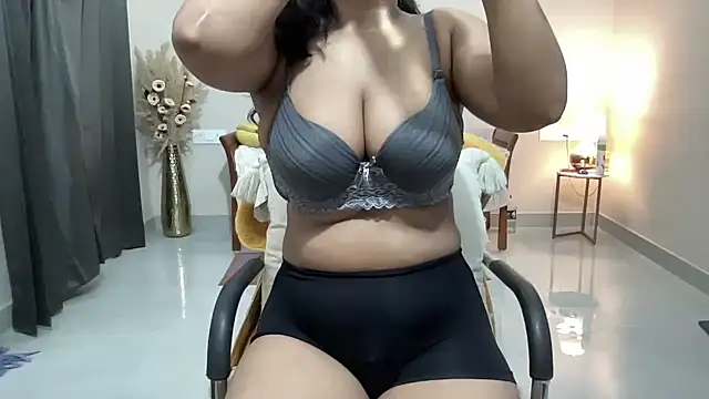 Snapshot of piyassi__divya chatting on June 2026 07:29:01 PM piyassi divya online show from June 2026 07:29:01 PM