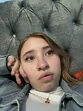 mia skys online show from January 2026 03:42:02 AM