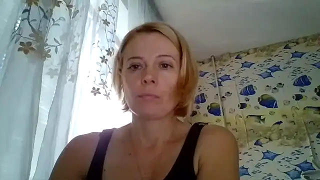 LiluXRose online show from September 2025 10:15:02 AM