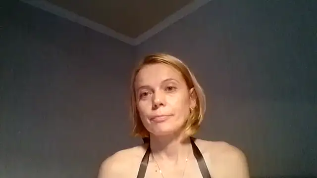 LiluXRose online show from October 2025 12:46:01 PM