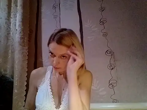 LiluXRose online show from October 2025 08:22:01 PM