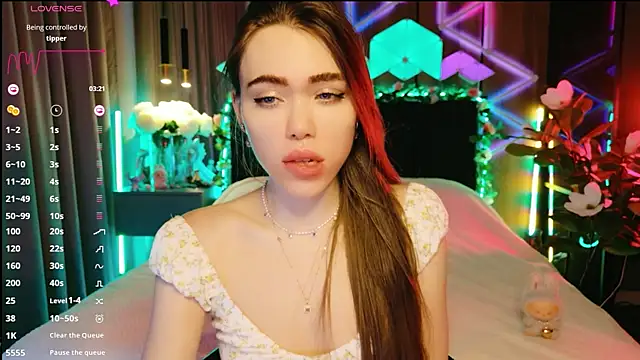 MimiFors online show from September 2025 03:46:01 PM