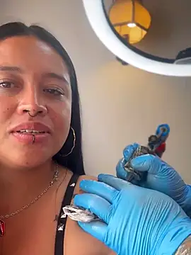 -Mia1 online show from October 2025 08:14:02 PM