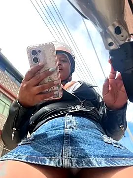 -Mia1 online show from November 2025 03:34:01 PM