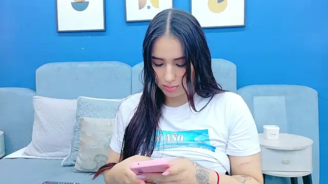 Ashley Evans22 online show from November 2025 08:31:01 PM