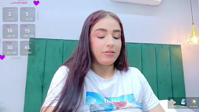 Ashley Evans22 online show from May 2026 11:00:01 PM