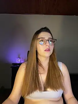 CoraVibes online show from October 2025 07:42:02 PM