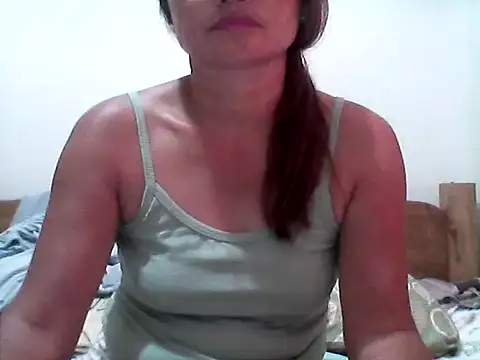 Snapshot of nathalie0045 chatting on November 2025 10:33:02 PM nathalie0045 online show from November 2025 10:33:02 PM