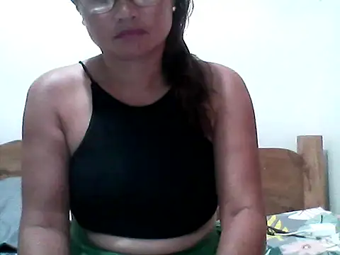 Snapshot of nathalie0045 chatting on December 2025 10:08:02 PM nathalie0045 online show from December 2025 10:08:02 PM