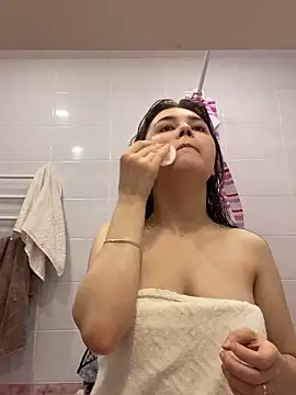 Snapshot of LeksaLove chatting on November 2025 08:41:01 PM LeksaLove online show from November 2025 08:41:01 PM