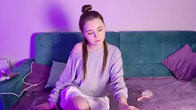 Snapshot of LeksaLove chatting on December 2025 05:18:02 PM LeksaLove online show from December 2025 05:18:02 PM