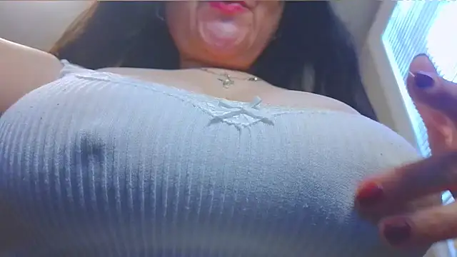 Snapshot of sharoldfox19 chatting on October 2025 05:30:01 PM sharoldfox19 online show from October 2025 05:30:01 PM