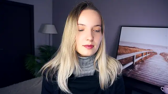 HongTomczak online show from September 2025 07:19:01 AM