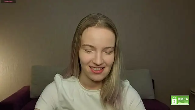 Snapshot of HongTomczak chatting on April 2026 07:35:01 AM HongTomczak online show from April 2026 07:35:01 AM