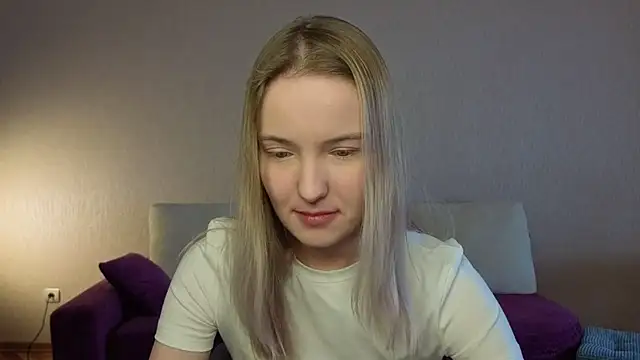 HongTomczak online show from May 2026 07:46:02 AM