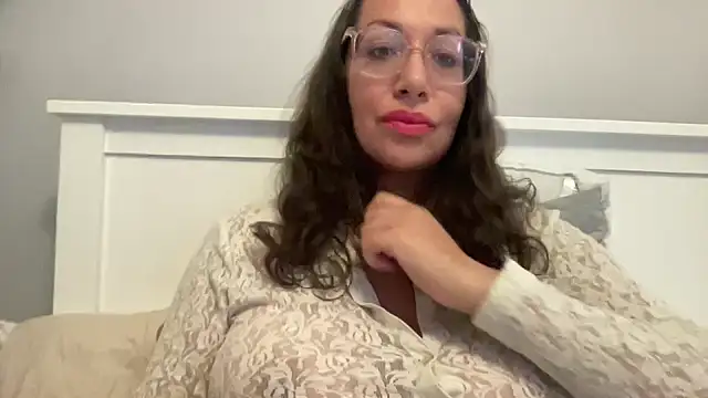RosaFreya online show from May 2026 02:58:02 PM