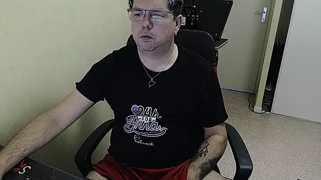 blueandwhite1 online show from December 2024 08:09:02 AM