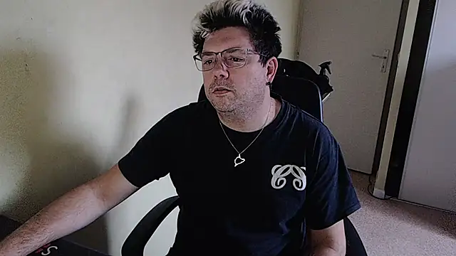 blueandwhite1 online show from January 2025 02:35:02 PM