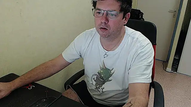 blueandwhite1 online show from January 2025 08:09:02 AM