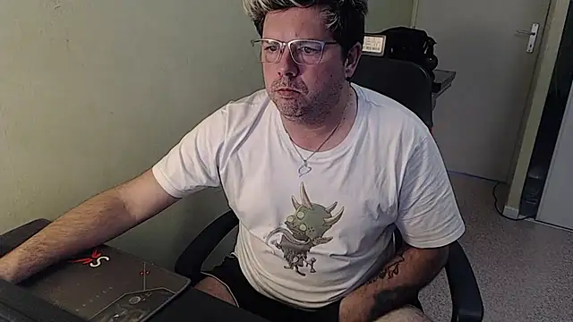 blueandwhite1 online show from January 2025 03:32:02 PM