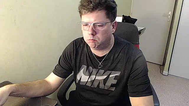 blueandwhite1 online show from January 2025 10:10:01 PM