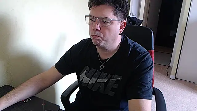 blueandwhite1 online show from February 2025 12:58:01 PM