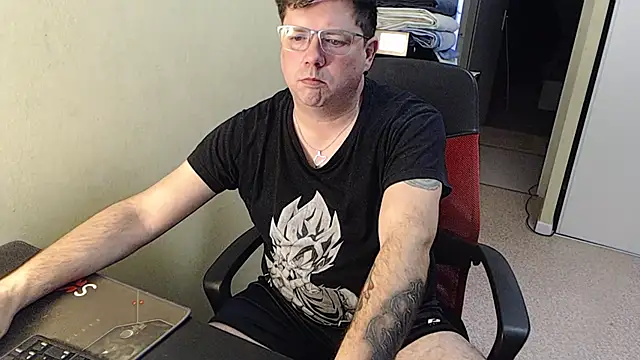 blueandwhite1 online show from February 2025 03:52:01 PM