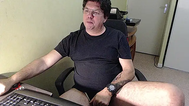 blueandwhite1 online show from January 2026 05:29:02 PM