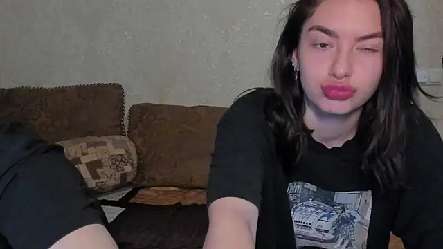 Snapshot of muuur_fam chatting on September 2025 08:44:01 PM muuur fam online show from September 2025 08:44:01 PM