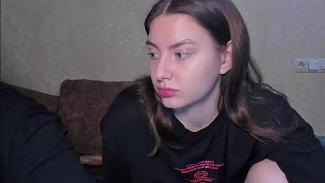 Snapshot of muuur_fam chatting on December 2025 02:06:02 AM muuur fam online show from December 2025 02:06:02 AM