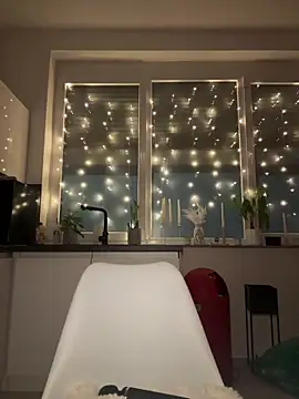 lisapeperoni online show from March 2026 10:03:01 PM