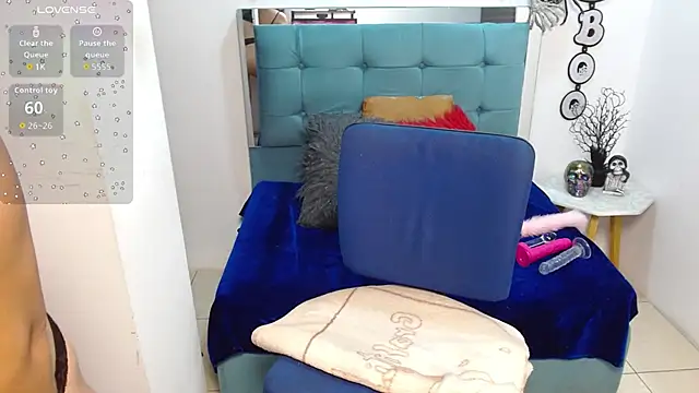 Snapshot of Sara_f_W chatting on October 2025 11:35:01 PM Sara f W online show from October 2025 11:35:01 PM