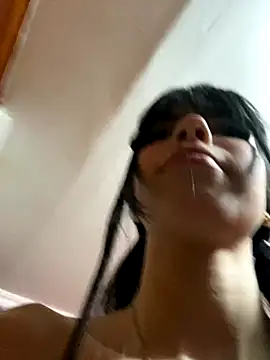 valentinagomez17 online show from October 2025 04:42:01 AM