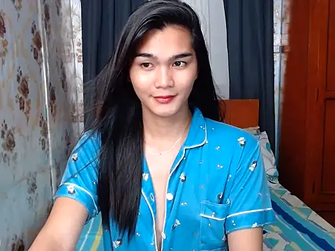 lady in moon online show from October 2025 07:52:01 AM