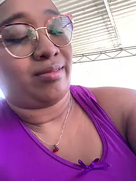 Snapshot of Yera_brown69 chatting on October 2025 08:08:02 PM Yera brown69 online show from October 2025 08:08:02 PM