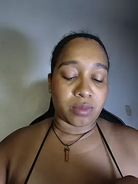 Snapshot of Yera_brown69 chatting on June 2026 02:05:01 AM Yera brown69 online show from June 2026 02:05:01 AM