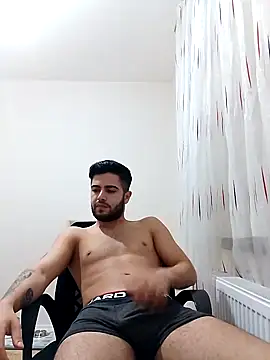 Snapshot of Ozi1910 chatting on September 2025 10:44:01 PM Ozi1910 online show from September 2025 10:44:01 PM