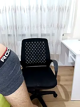 Snapshot of Ozi1910 chatting on October 2025 07:55:01 PM Ozi1910 online show from October 2025 07:55:01 PM