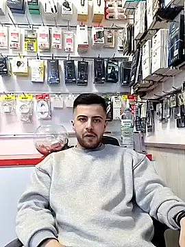 Snapshot of Ozi1910 chatting on November 2025 08:32:01 PM Ozi1910 online show from November 2025 08:32:01 PM