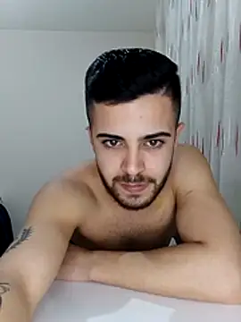 Snapshot of Ozi1910 chatting on December 2025 04:14:02 PM Ozi1910 online show from December 2025 04:14:02 PM