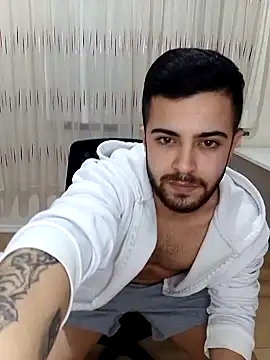 Snapshot of Ozi1910 chatting on December 2025 01:33:01 AM Ozi1910 online show from December 2025 01:33:01 AM