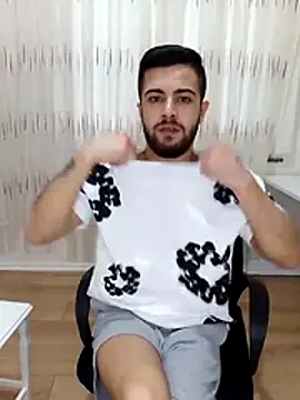 Snapshot of Ozi1910 chatting on December 2025 02:00:02 PM Ozi1910 online show from December 2025 02:00:02 PM