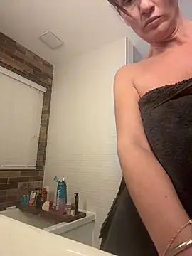 Snapshot of 69sexylife chatting on November 2025 09:03:02 PM 69sexylife online show from November 2025 09:03:02 PM