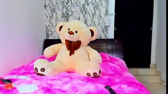 maia bronce online show from October 2025 09:35:02 PM